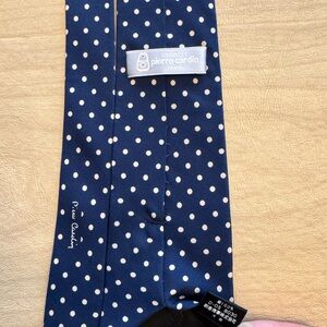 Pierre Cardin Men’s Necktie. 100% Silk.
